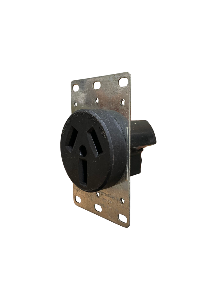 TOMACORRIENTE PARA EMBUTIR 3X50A TRIFASICO 32B 50A,125/250VAC,3P-3VIAS, NEMA 10-50R LUMINART